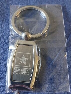 U.S. Army Silver Branded Metal Keyring with Star Logo